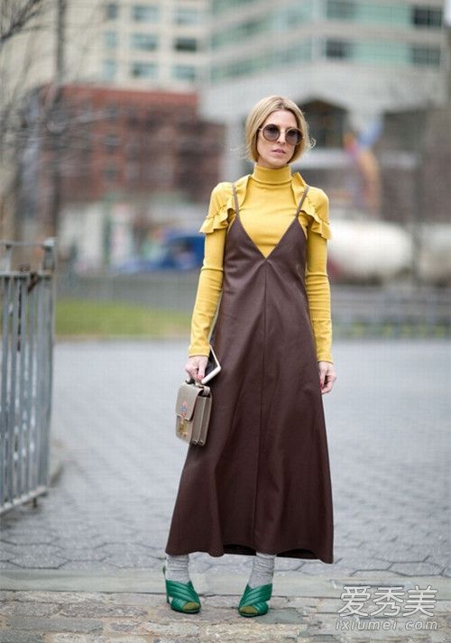 高领衬衫用途广泛,用途广泛。它能处理时髦的形状。