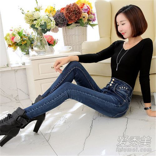 快点，快点，遮住你的大屁股，展现迷人的曲线！