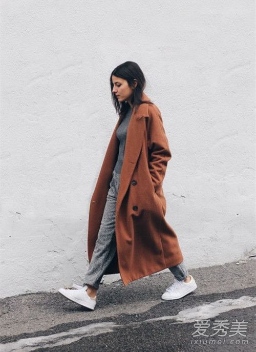 外套和运动鞋是完全敞开和凉爽的，所以在凉爽的日子穿上它们。