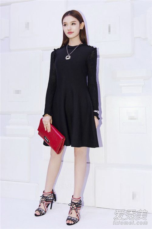 初秋的长袖衣服一定有仙女般的美丽