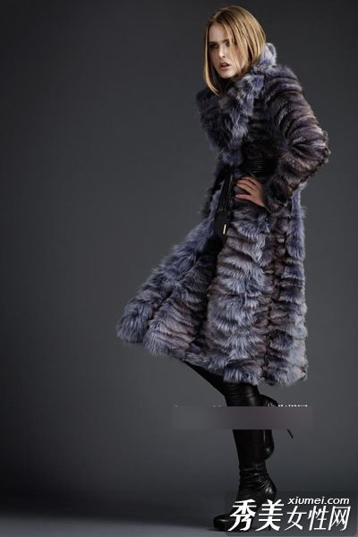 面漆+潮爆过膝长靴的拉伸比