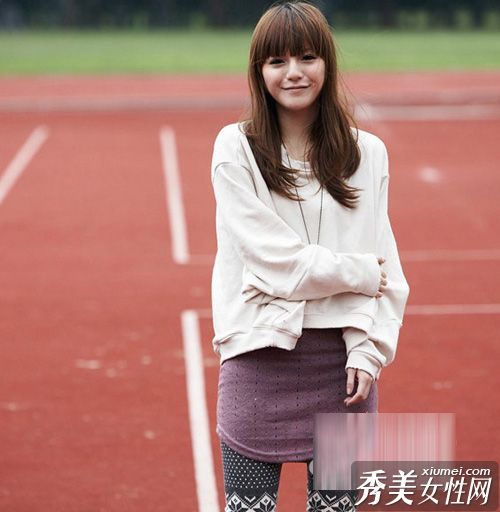 简约纯净的毛衣打造“初恋”美感