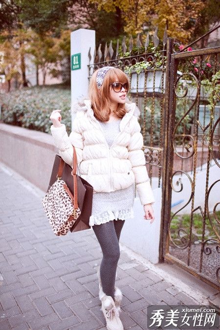 鲜艳的棉袄+蓬松的连衣裙让圣诞节看起来更苗条