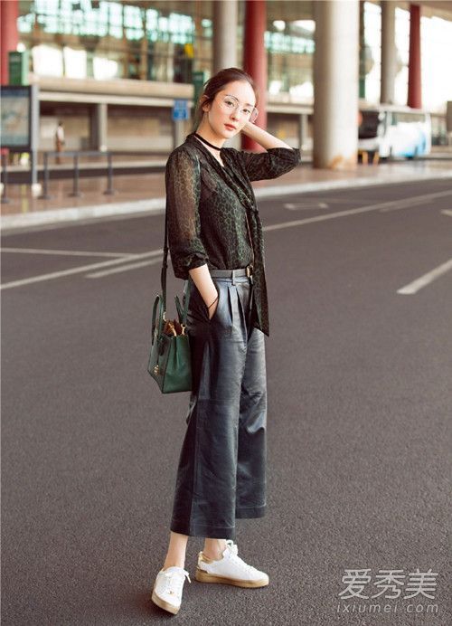 初秋长袖衬衫星星教你搭配