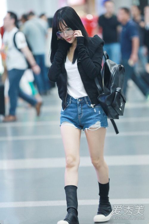 九月穿什么小外套?将短裤与时尚搭配