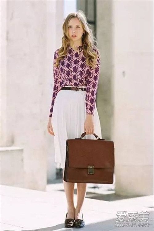 秋季，百褶裙和长袖衬衫搭配如何