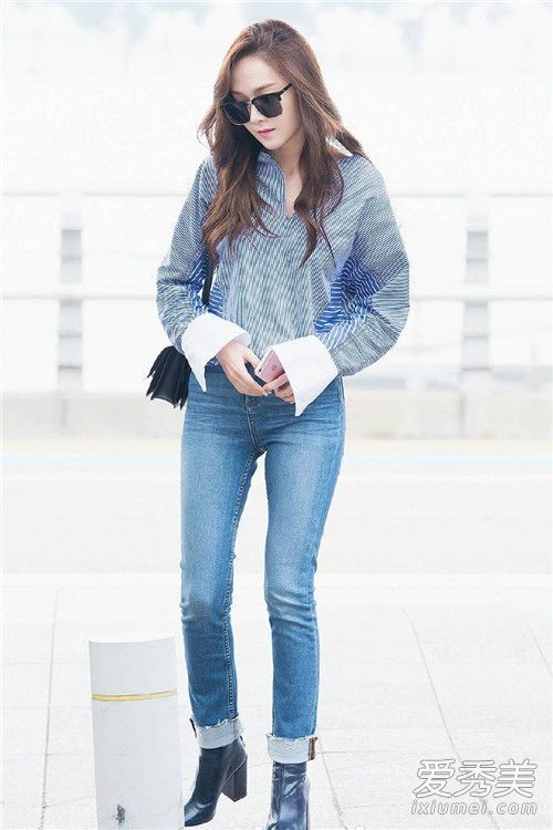 短靴在秋天和什么样的裤子搭配