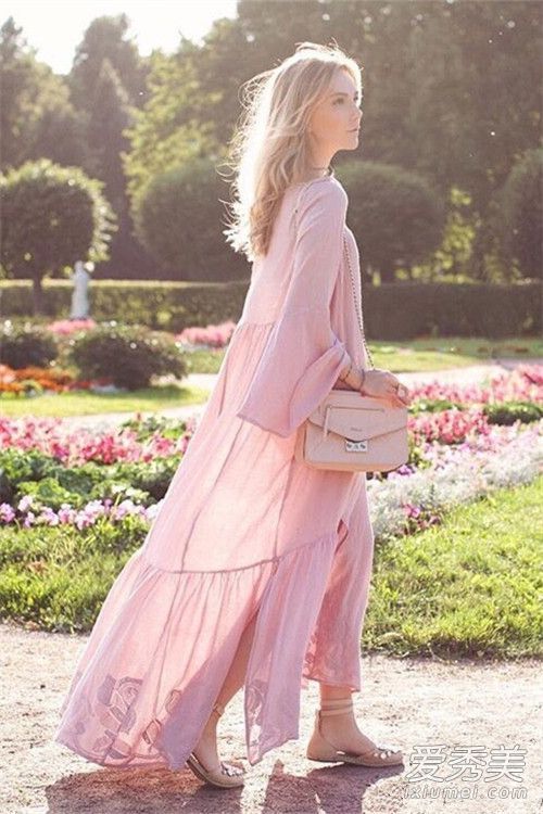 长袖衣服一定会让你在秋天变得美丽。