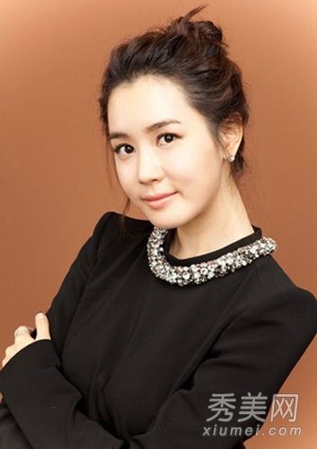 李多海对整容手术的迷恋揭示了整容手术前后的“变脸女王”