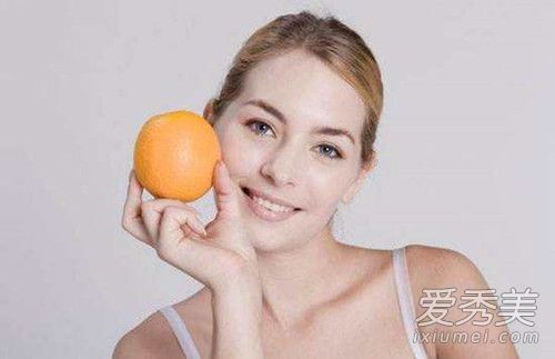 从粉刺里挤出的白色东西是什么？