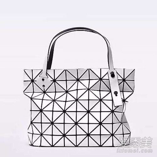 三宅一生包的材料是什么?三宅一生包价