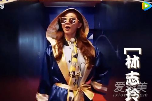 快跑。第三期林志玲太阳镜是什么牌子的?