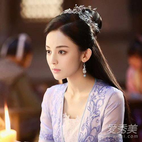 徐有容·古力娜扎耳环的品牌是什么?