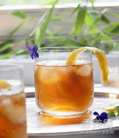 春天吃蜂蜜比内服外用补品更有益。