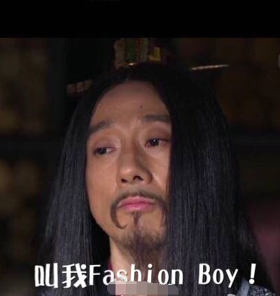 米月张毅的“咬嘴唇”的传说和比·海登的一模一样。你如何画唇妆?