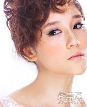 女人更容易被发现?我们如何去除斑点?