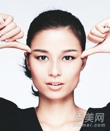 说明了消除眼袋细纹的眼部按摩技巧5招