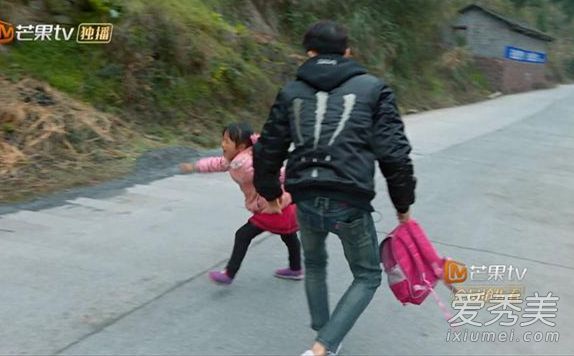 陈欣穿的是什么牌子的衣服？