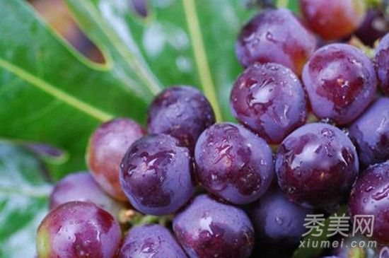 女性必须吃抗衰老水果葡萄番茄抗衰老排毒