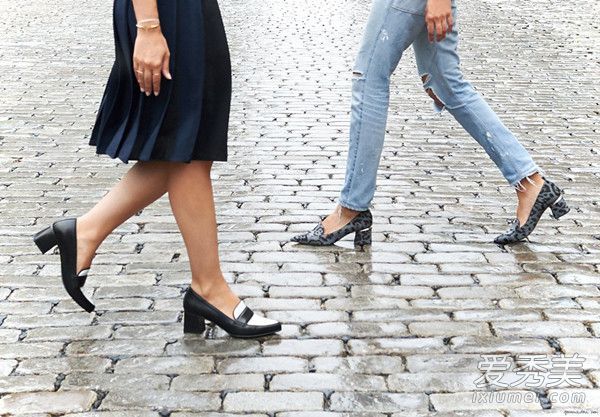 秋冬季最流行的五种款式是厚底芭蕾舞鞋和休闲鞋。