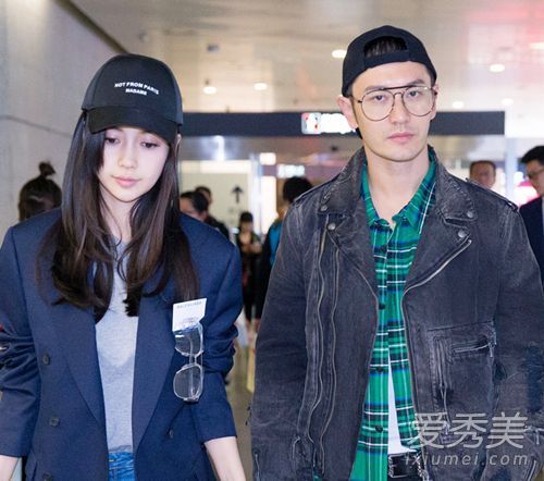 婴儿在机场的第一件外套是什么牌子的?