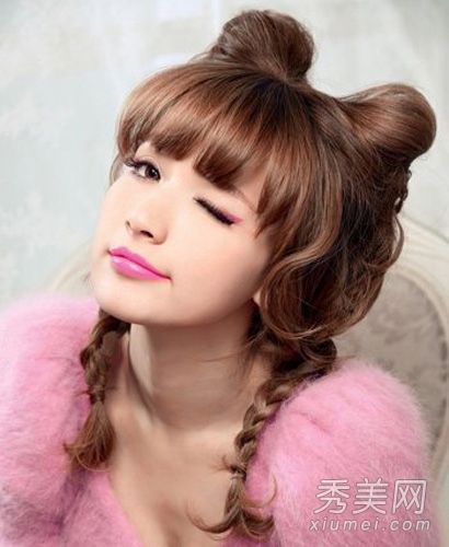 化妆步骤图:每个人都喜欢的自然女孩妆。