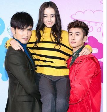 傲慢与偏见迪丽热巴的衣服是什么牌子的?