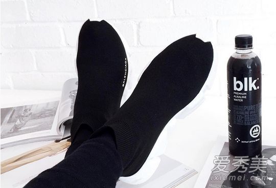 多火啊!巴黎世家袜子鞋诉经销商nmd2020原价