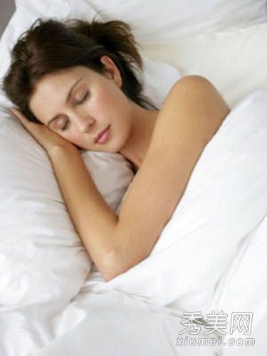 教你7个美容技巧,让你睡出完美娇嫩的肌肤