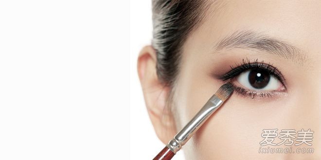 眼线笔可以在几天内恢复自然。纹身后多久可以化妆？