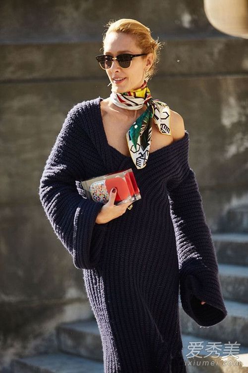 裙子控制必须看到!天气冷的时候穿毛衣裙子很漂亮。