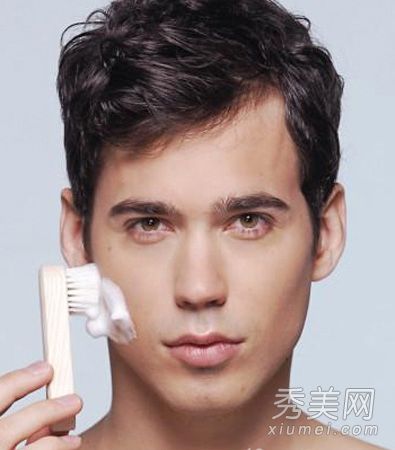 男士护肤的三大误区:肥皂洗脸和强力洗脸