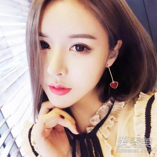 如果你的耳环很相配,你也可以成为一个多变的女英雄!