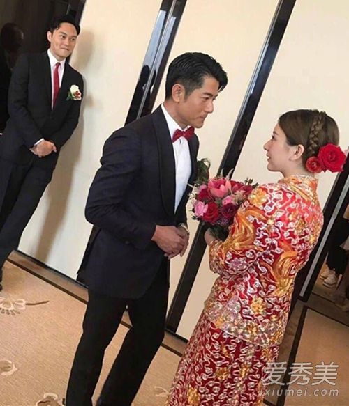 郭富城方媛婚纱照方媛旗袍是什么牌子的