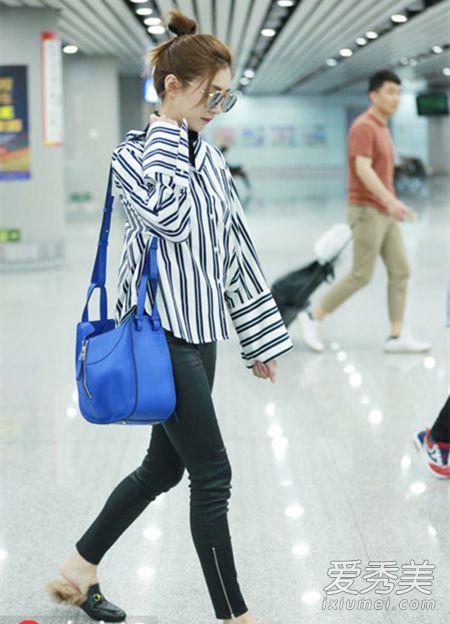 江淑英机场的蓝宝石包是什么牌子的?