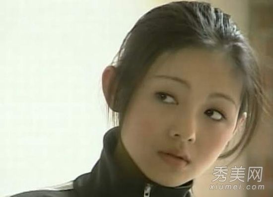 这位女演员越来越丑，据说胡静接受了整形手术，变成了残疾人。