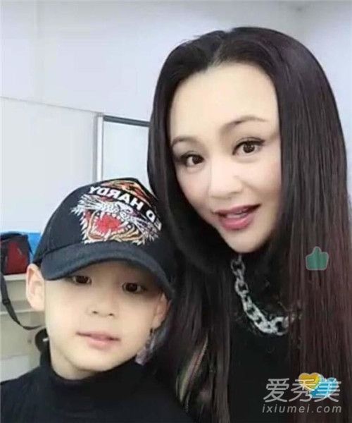 曹颖做过整形手术吗?和我儿子一起玩,我的脸僵硬得认不出来了!