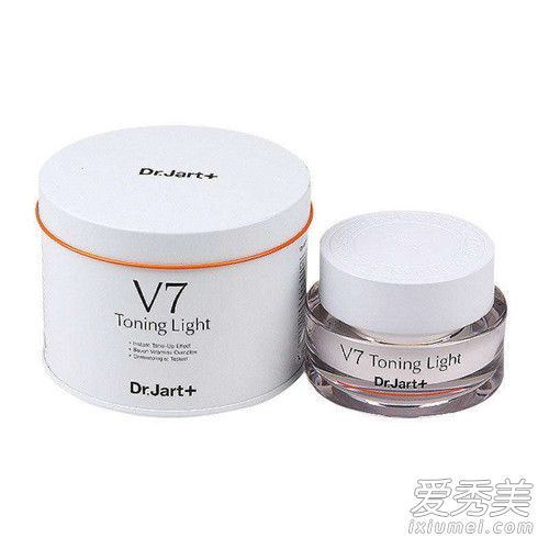 你能用普通的面霜治疗粉刺吗？为什么你不能用普通的面霜来遮盖粉刺？