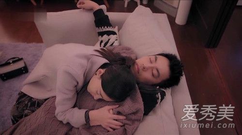 我能用亲吻鱼的枕头写一封情书吗