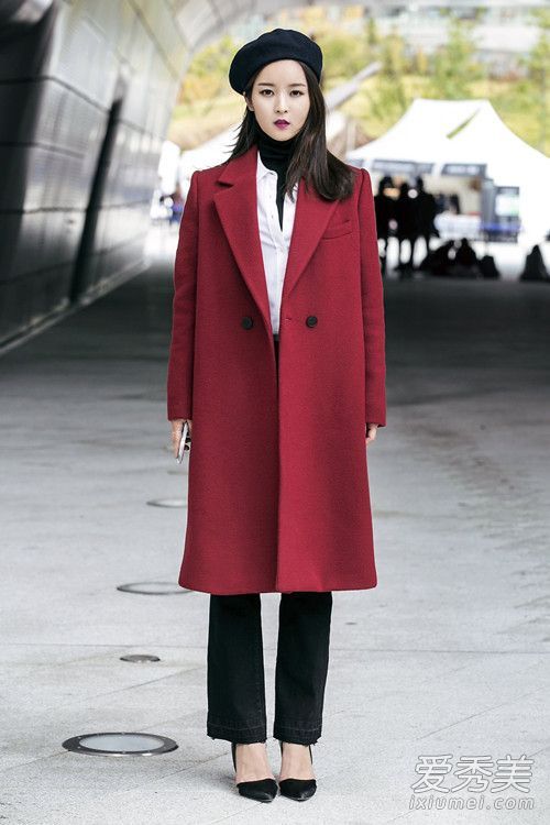 利用换季的机会,当衣橱变得干净时,悄悄地开始穿各种颜色的外套。