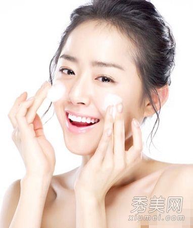 忽略5个主要卸妆细节会让你的皮肤老化10年。