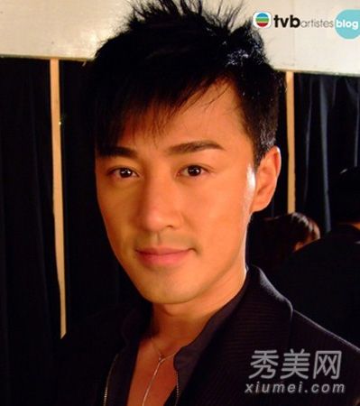 《香港周刊》曝光林伟民面部切割和隆鼻手术前后的照片