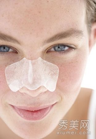 使用面膜时，不要用手挤压黑头。记住4个要点