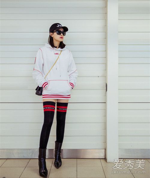 如果你想在冬天展示你的腿,你可能需要这些袜子。