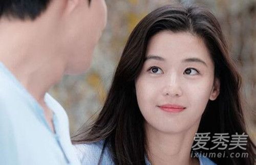 有了这条鱼尾裙，你也可以成为美人鱼吉安娜·琼