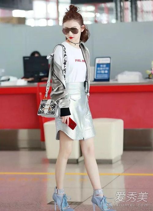 田静机场是什么品牌的绣花单肩包?