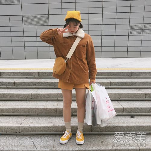 复古可爱保暖流行单品灯芯绒回潮强劲