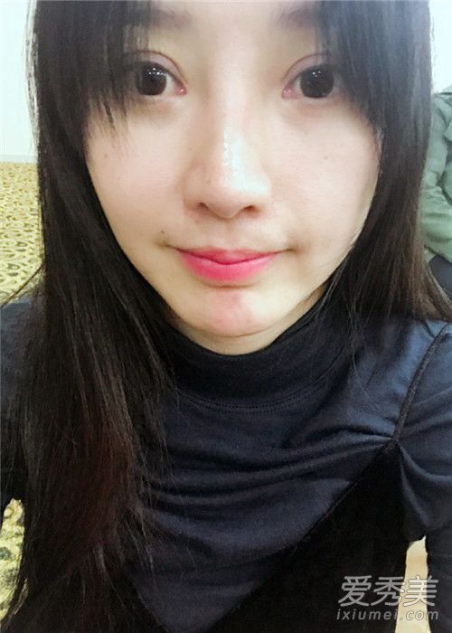 阿达孙艳自拍双眼皮抓镜和李小璐一样！