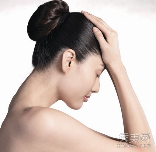 超模陈单车示范5分钟按摩紧致肌肤