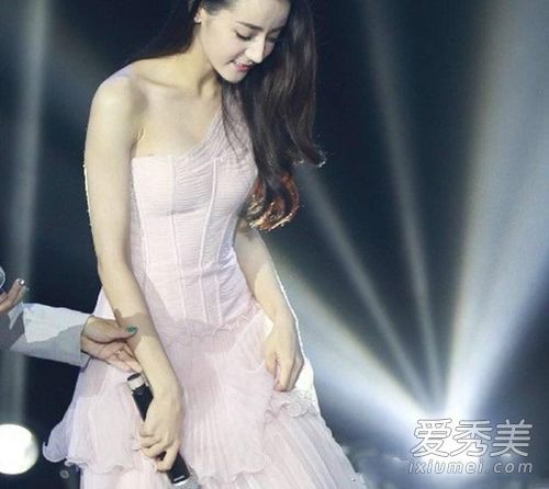 迪丽热巴是怎么改变她的脸的？她怎么还做了一个大冷冻脸